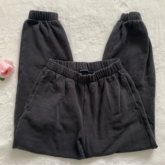 Brandy Melville Pants - BRANDY MELVILLE | Black Rosa sweat pants